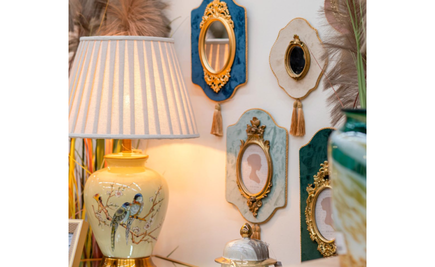 Oglinzi de Perete: Secretul tău pentru o Casă cu Stil și Suflet